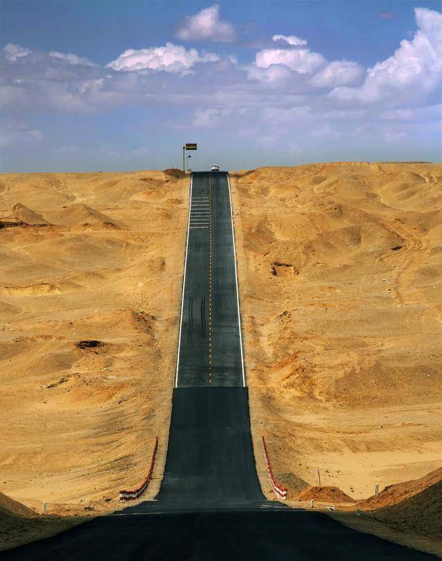 寸草不生!昆仑山下这个喷涌千年的