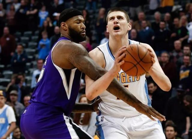 字母哥空砍30分难救主