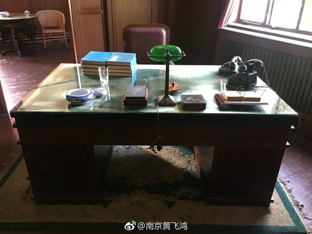 揭秘总统府里的蒋介石办公桌上面到底放了些什么