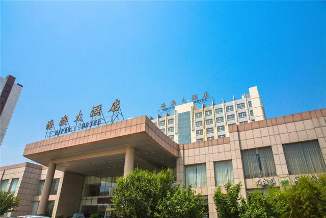 直隶官府菜,以承德等地为代表的宫廷塞外菜和以唐山等地为代表的冀东
