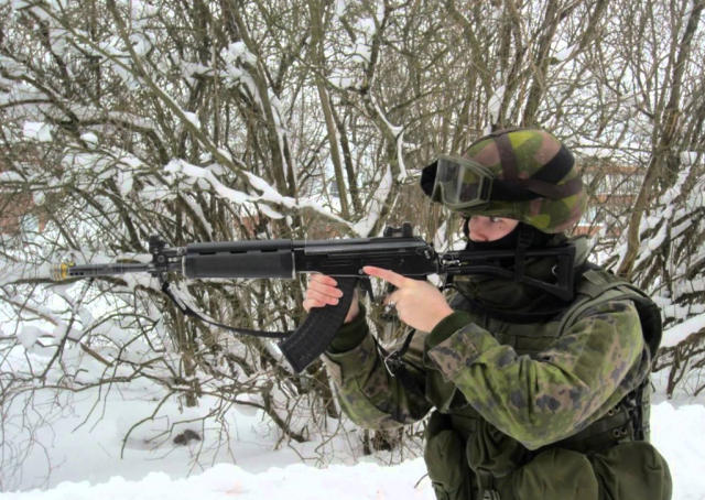 芬兰的sako m95突击步枪