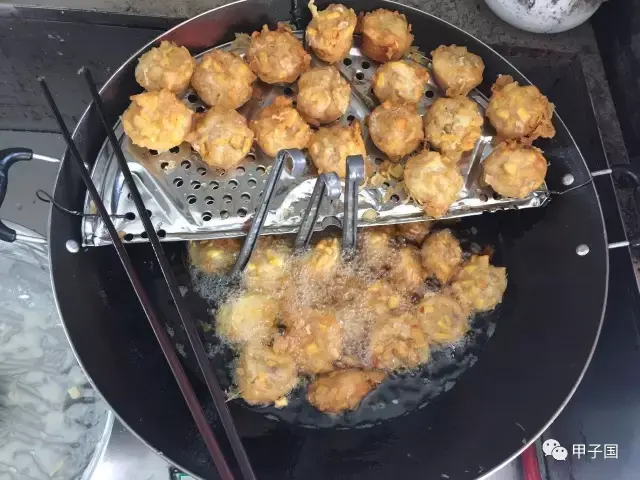 汕尾 甲子有一种特色小吃 . "芋粿"