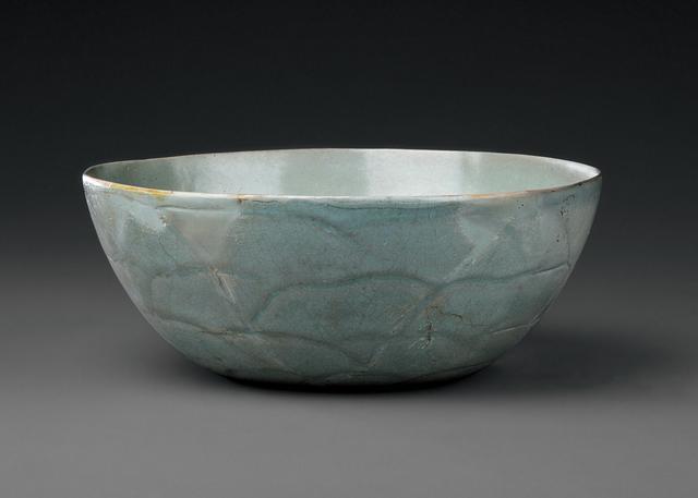 北宋 汝窑天青釉莲花式温碗(修复)2004年河南省宝丰县清凉寺村窑址