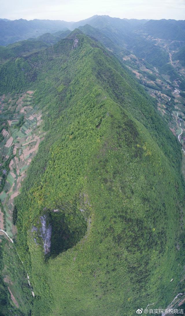 探秘天坑12:航拍陕西汉中天坑群镇巴县大池天坑