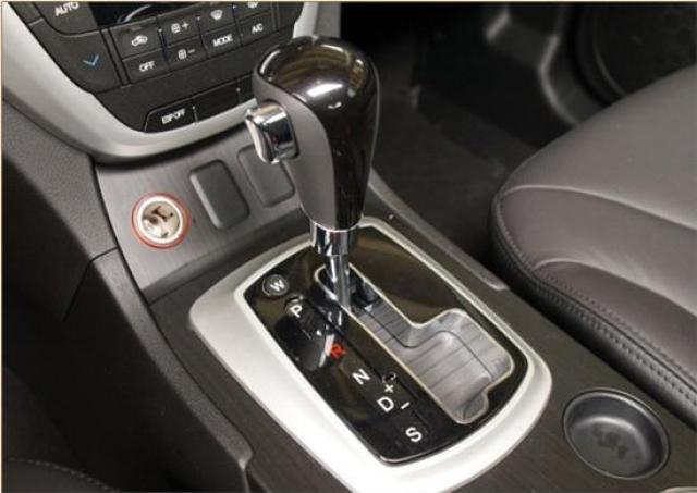 如何开自动挡车步骤 f2d018c90c1b41808134246815ce2e52.jpg