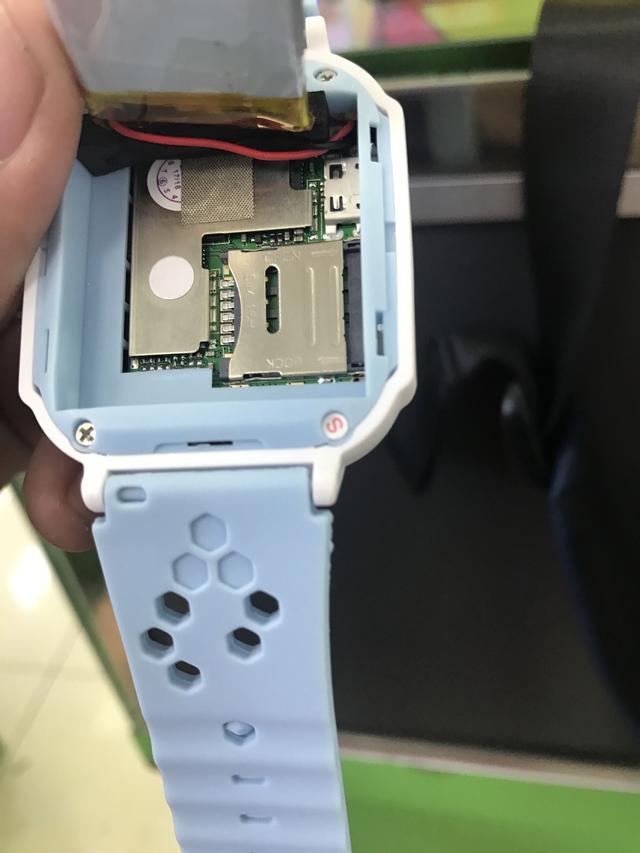 华强北拿货几十块儿童手表,在外面轻松卖几百