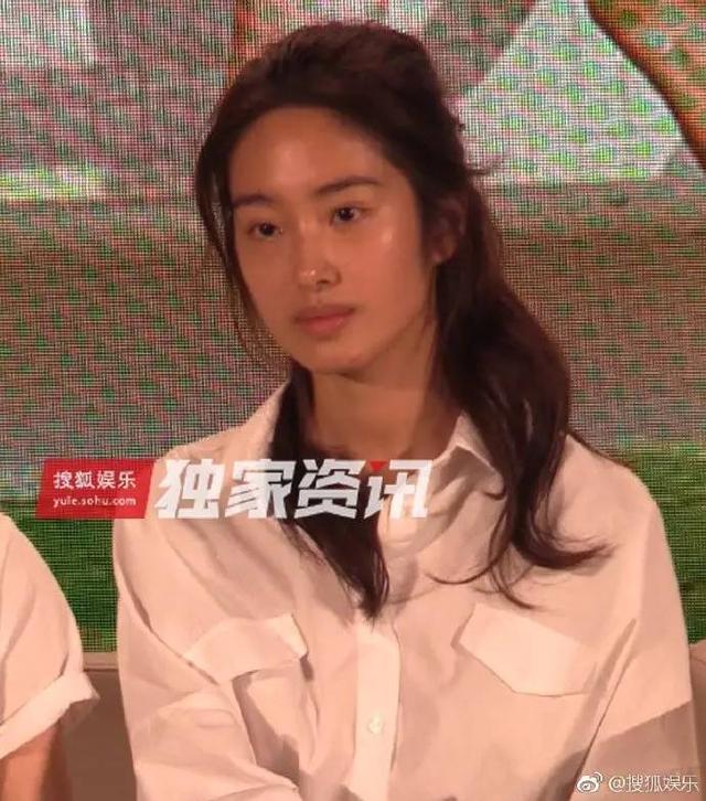 杨采钰背后靠山是刘亦菲的经纪人 怪不得成冯女郎