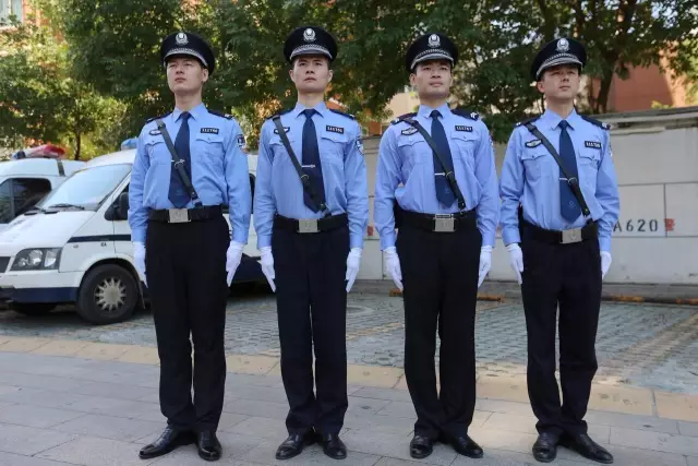 短袖: 训练服: 人民法院司法警察着装管理规定 第一条加强人民法院