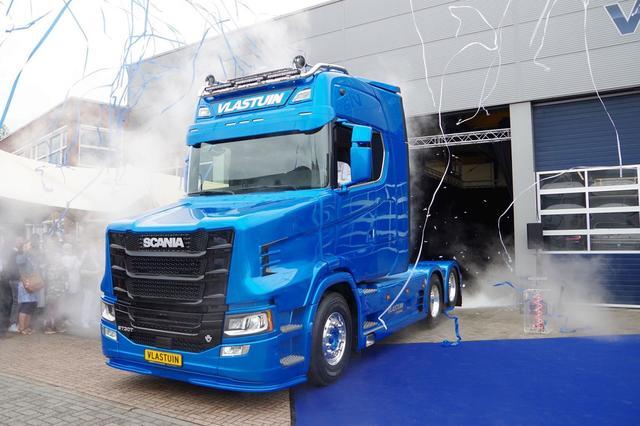 730马力,全球仅一辆斯堪尼亚最新款长头卡车解析