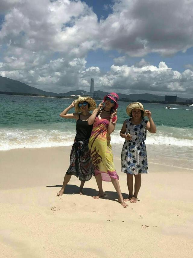海滨浴场拍完美照,坐上景区电瓶车,来个环岛游,随手拍拍都美到让人