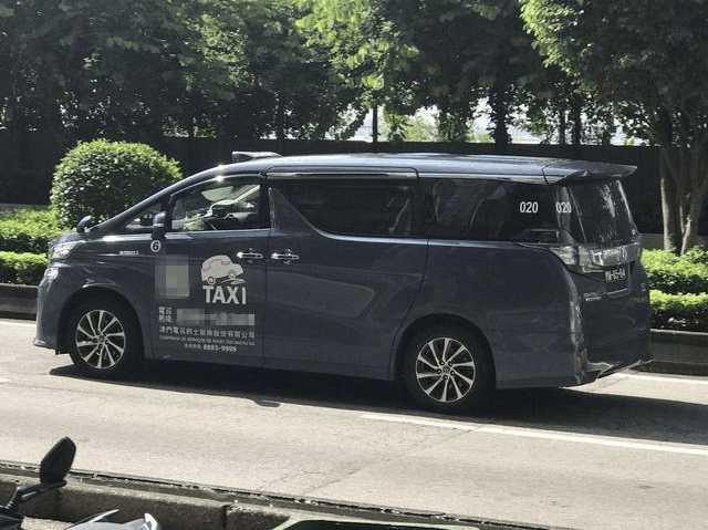用百万丰田埃尔法当的士,而且价格还很便宜
