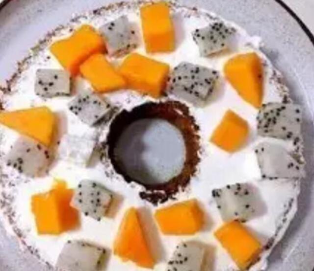 怎么装饰蛋糕才最漂亮 c6c6efbdac454e7c9cde4a09178dcf04.jpg