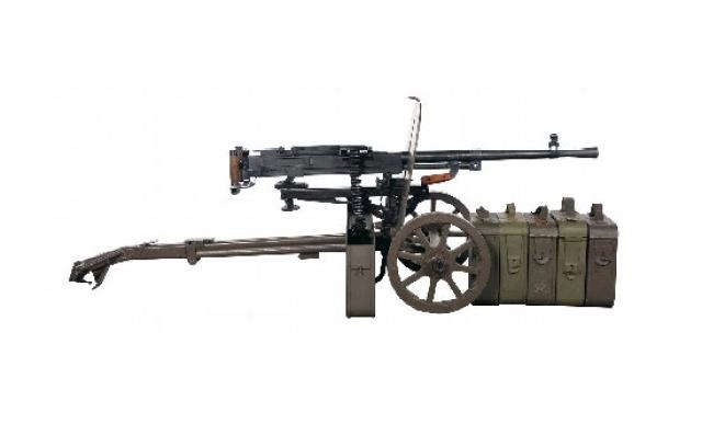 dshk机枪:dshk机枪,是由1929年,设计师捷格加廖夫接到设计大口径机枪