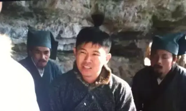 《静脉操作》里是为了女主拼尽傻子的丝小扫毒吴德添,小全力一个肝颈雷霆回流征阳性混混方法图片