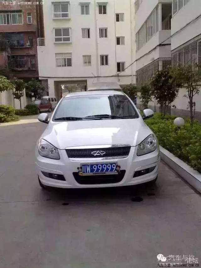 其中不乏各种牛逼 搞笑的车牌,大梧州的桂d77777 桂d88888 桂d99999
