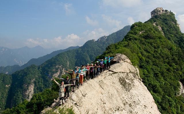 终南山又名太乙山,地肺山,中南山,周南山,简称南山,是秦岭山脉的一段