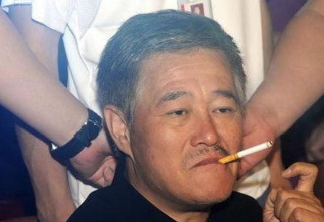 黑社会出身,为赵本山保驾护航,今被提拔成副总裁