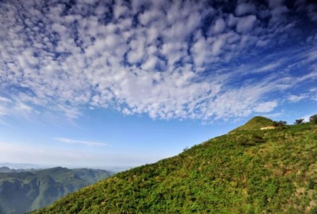 位于 花溪区高坡乡大洪村以南,海拔高度有1712