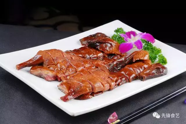 宫廷秘制酱香鸭