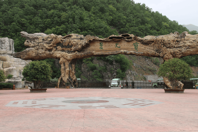 内乡开通县衙至宝天曼风景区旅游专车