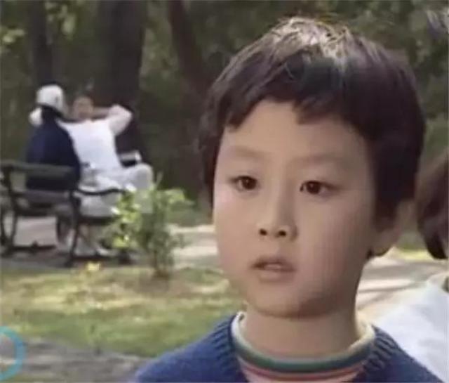 还记得《我和僵尸有个约会》的小僵尸况复生吗?