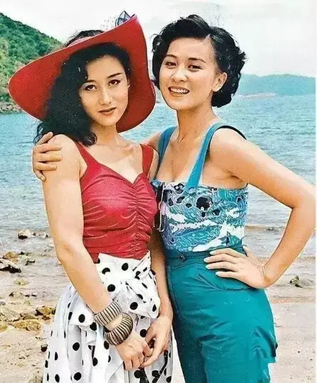 她曾被赌王追求,最终甘心做了李连杰的女人