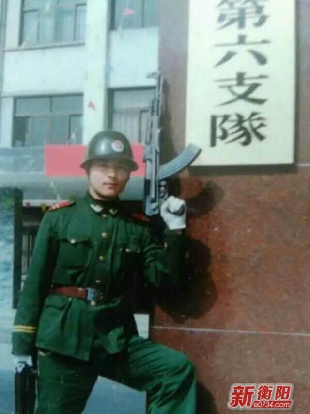 1993年12月,终于踏上军旅生涯的张广琳被安排到深圳市边防武警六支队