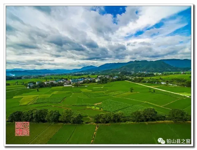 近期,航拍了一组铅山县湖坊镇湾里秀美乡村,让大家在这炎热夏天