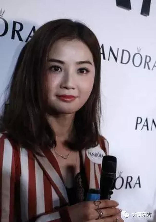 大饼脸,当初是青春显年轻,但是时间久了就和后天雕刻的女明星拉开了