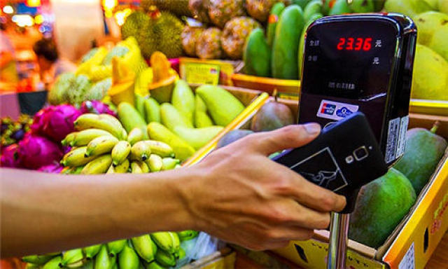 就已经模仿支付宝,微信支付的补贴套路,联合近10万商户打造