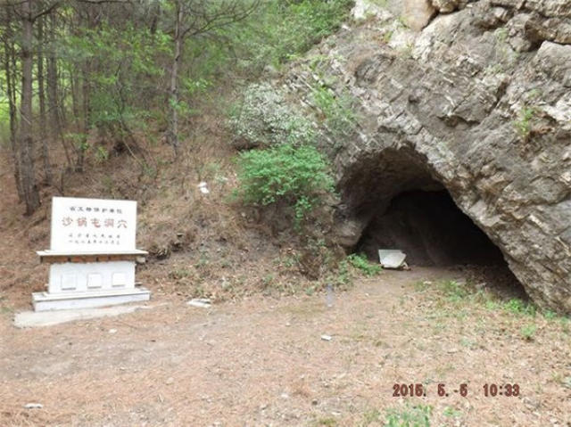 位于南票区黄土坎乡乌金塘村,水库四面环山,植被葱郁,水映山影柔情