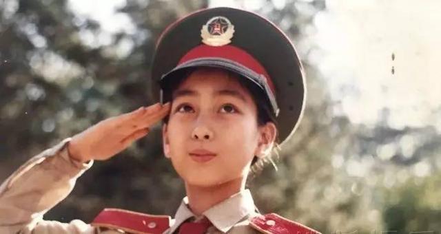 范冰冰吴京董洁黄轩黄子韬张译穿军装谁更帅?
