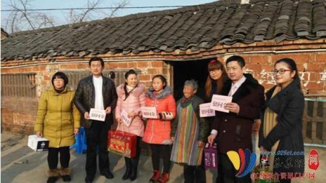 先后对根思,古溪,宣堡,刘成等乡镇困难予以资助和帮扶,泰兴电视台