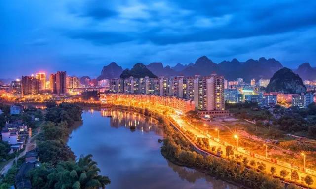 一是经济总量小 基础薄弱_一条小团团