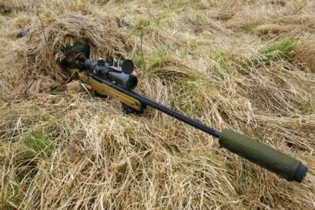 2.射程最远—l115a3狙击步枪:其市场售价约4.
