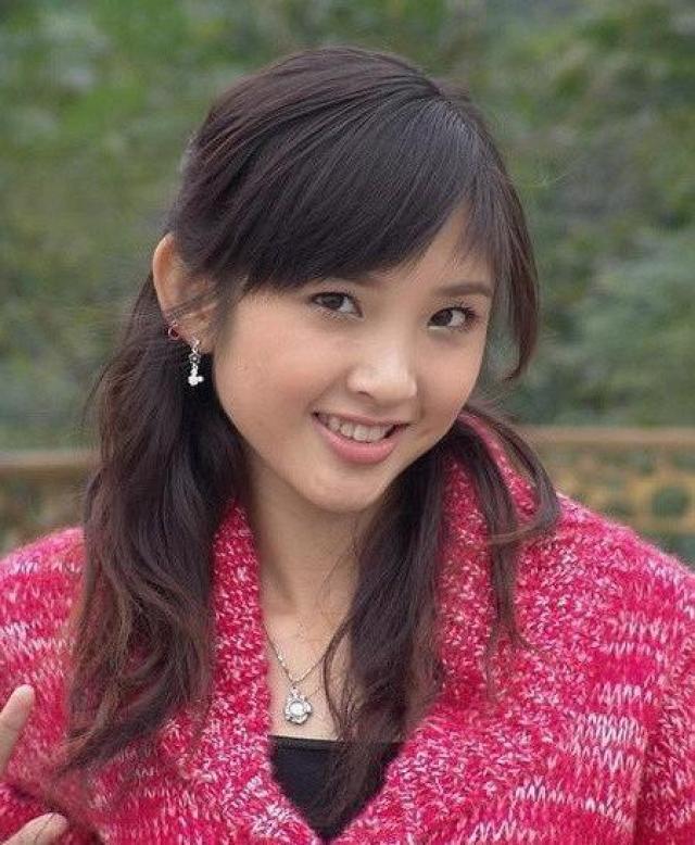唐艺昕整容又被扒出 自己来对比照片吧