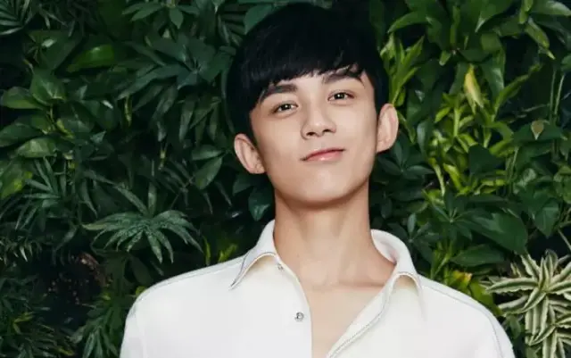 飞流"吴磊,不管是人品,演技还是颜值都是业内大加赞赏的,所谓后来居上