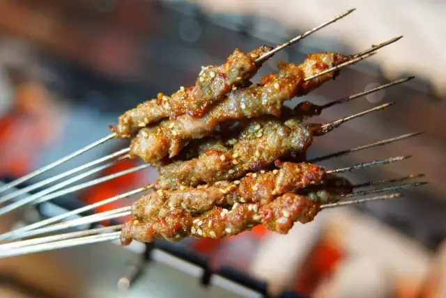 烤鳄鱼肉城区第一次,这种将鳄鱼肉带皮现烤吃到略带皮劲的鳄鱼有宝坻所初中几还是图片