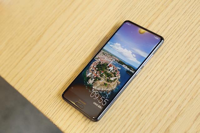 谁是全面屏第一款手机_夏普Aquos Crystal_夏普第一款全面屏手机