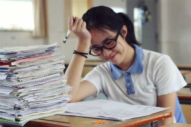 深圳人都承认:最好看的衣服就是深圳学生的校服!