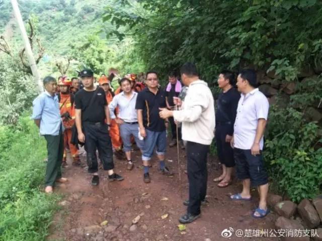 楚雄大姚湾碧乡遭遇洪涝灾害,消防官兵克服重重困难前往救援