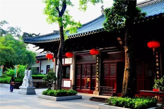 光孝寺 门票:5 地址:越秀区光孝路109号 交通:地铁1号线,西门口站下