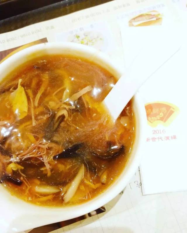 「有钱人食鱼翅,我食碗仔翅」香港碗仔翅的风流!