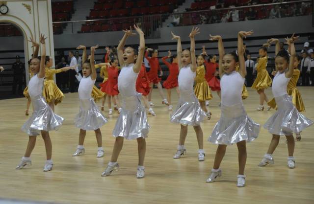 有着"国标舞奥运会"美誉的黑池舞蹈节,将再度"登陆"上海.