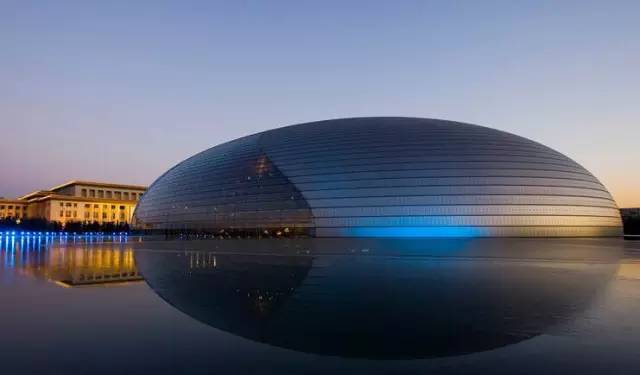 国家大剧院 是世界最大穹顶,北京最深建筑,亚洲最大管风琴,被北京