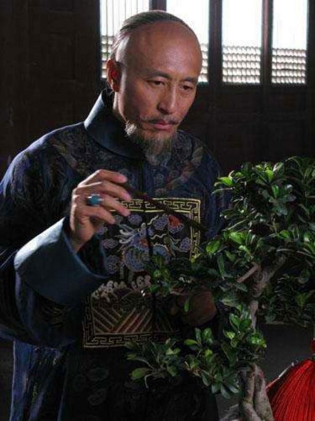 可一上午过去了,皇帝仍然没来,曾国藩穆彰阿,乃是道光皇帝视为肱股的