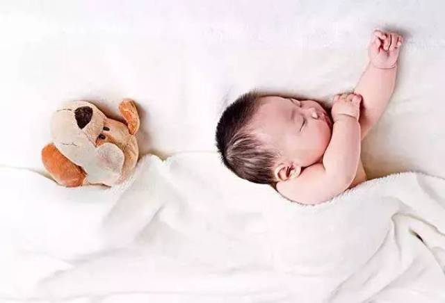 婴儿怎么趴着睡觉更健康 3cc15fea2cf94ec695aaef870fc12537.jpeg