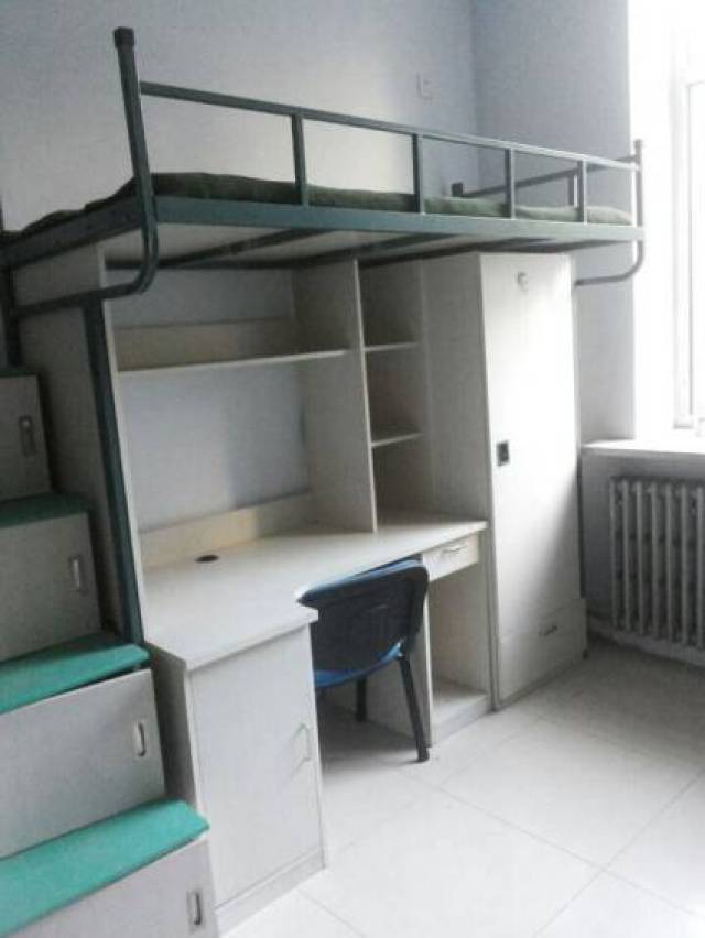 吉学院在吉大校区(整个长春市都在吉林大学里,所以在哪个校区