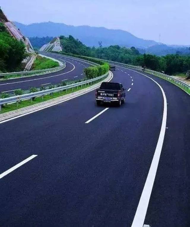 高速公路车辆动态称重设备应用研究