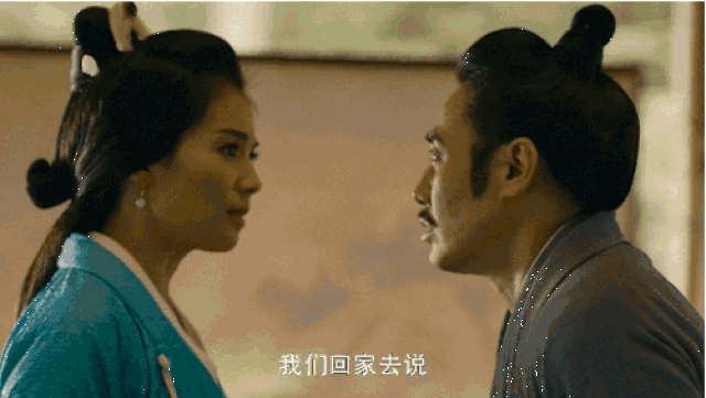 早在第7集,曹操就试探过他:曹操假意让司马懿先退下,等他转身就突然